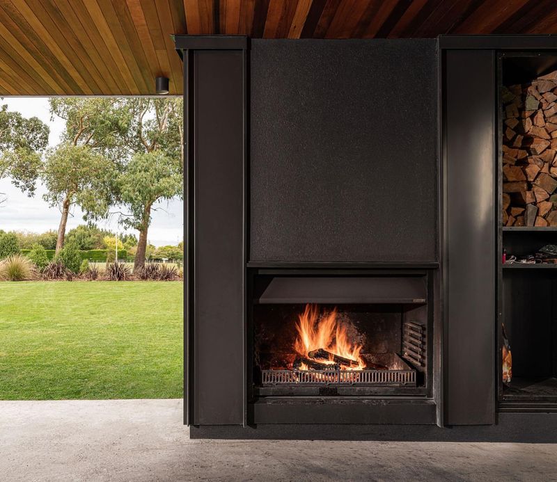 Outdoor Fireplace Nooks