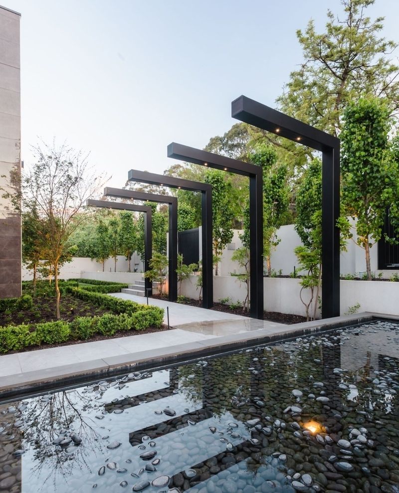 Modern Metal Arbor With Geometric Design