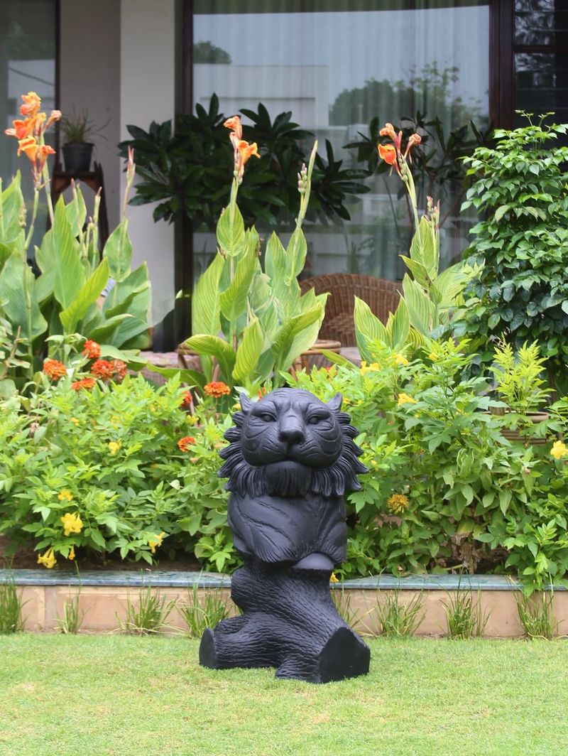 Decorative Lawn Ornaments And Statues