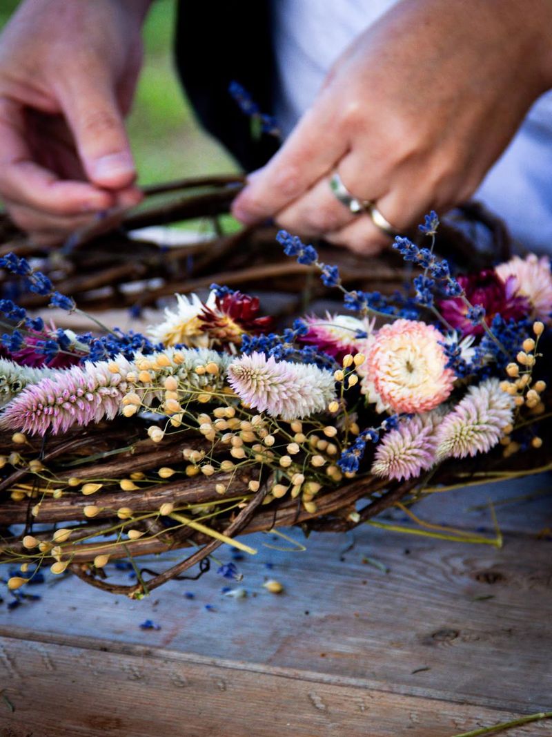 Wreaths With Synthetic Dyes