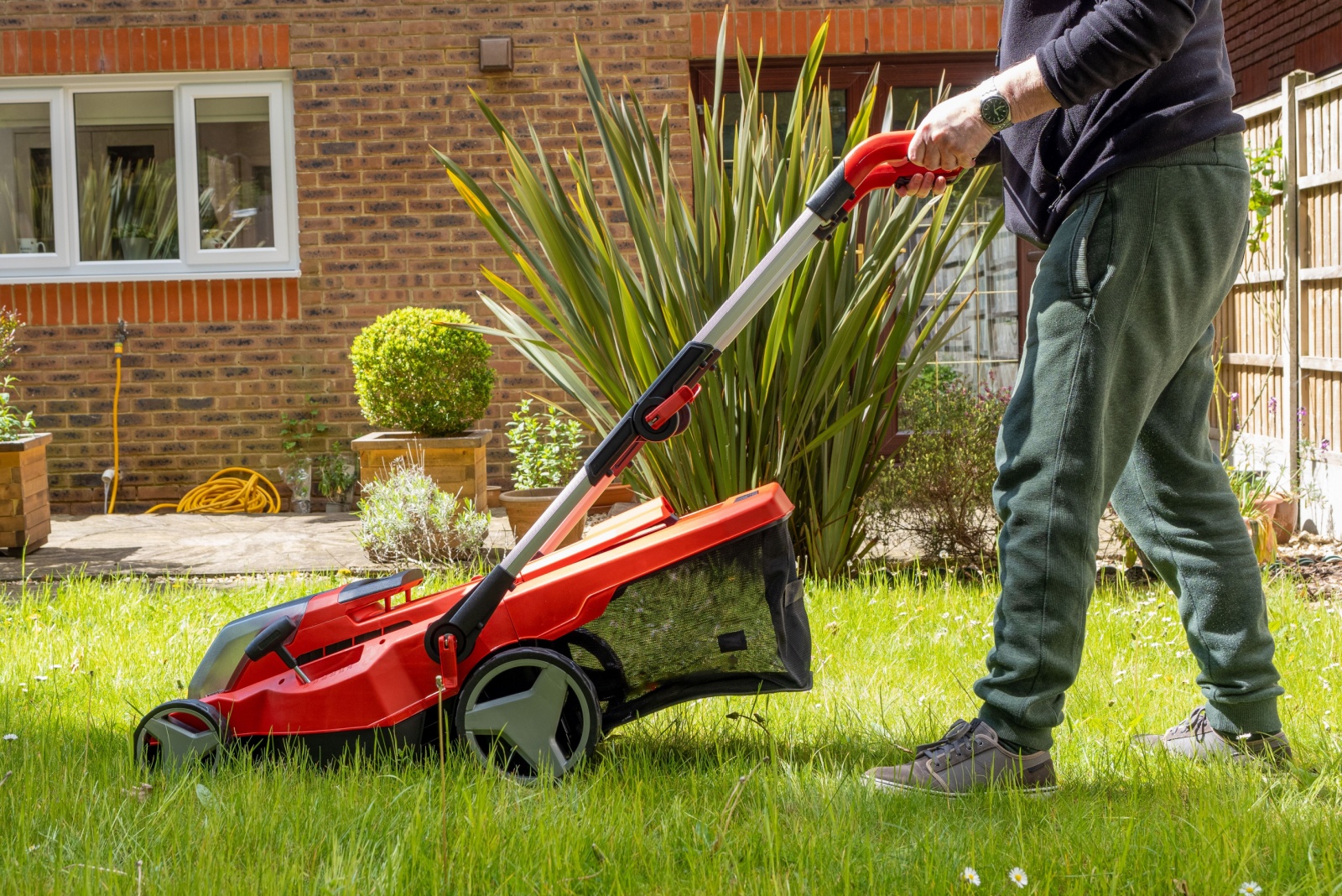 What Kansas Gardeners Need To Know Before Cutting New Grass