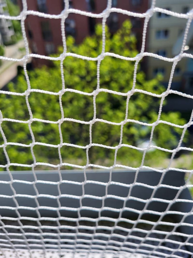 Knotless Garden Netting That Collapses