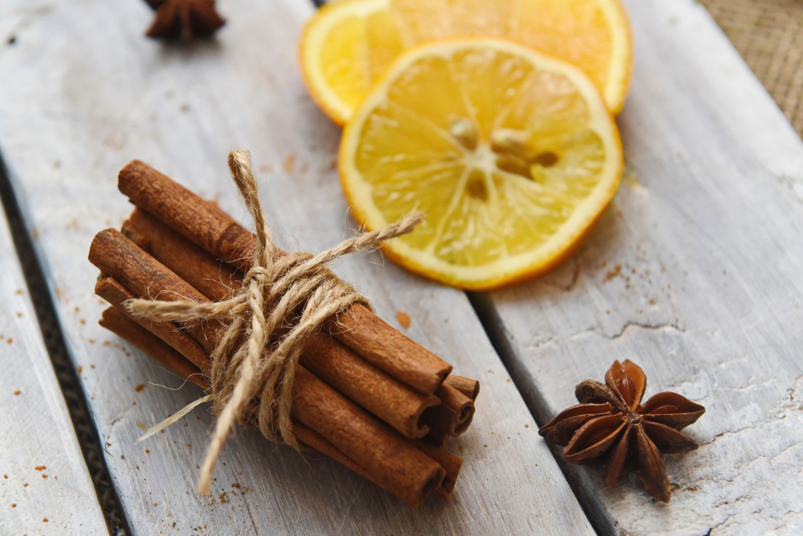 10 Easy Winter Scents You Can Craft With Common Kitchen Ingredients