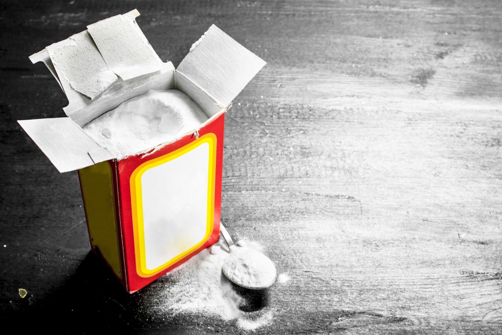 7 Reasons Why Ohio Gardeners Are Using Baking Soda On Their Lawns This November