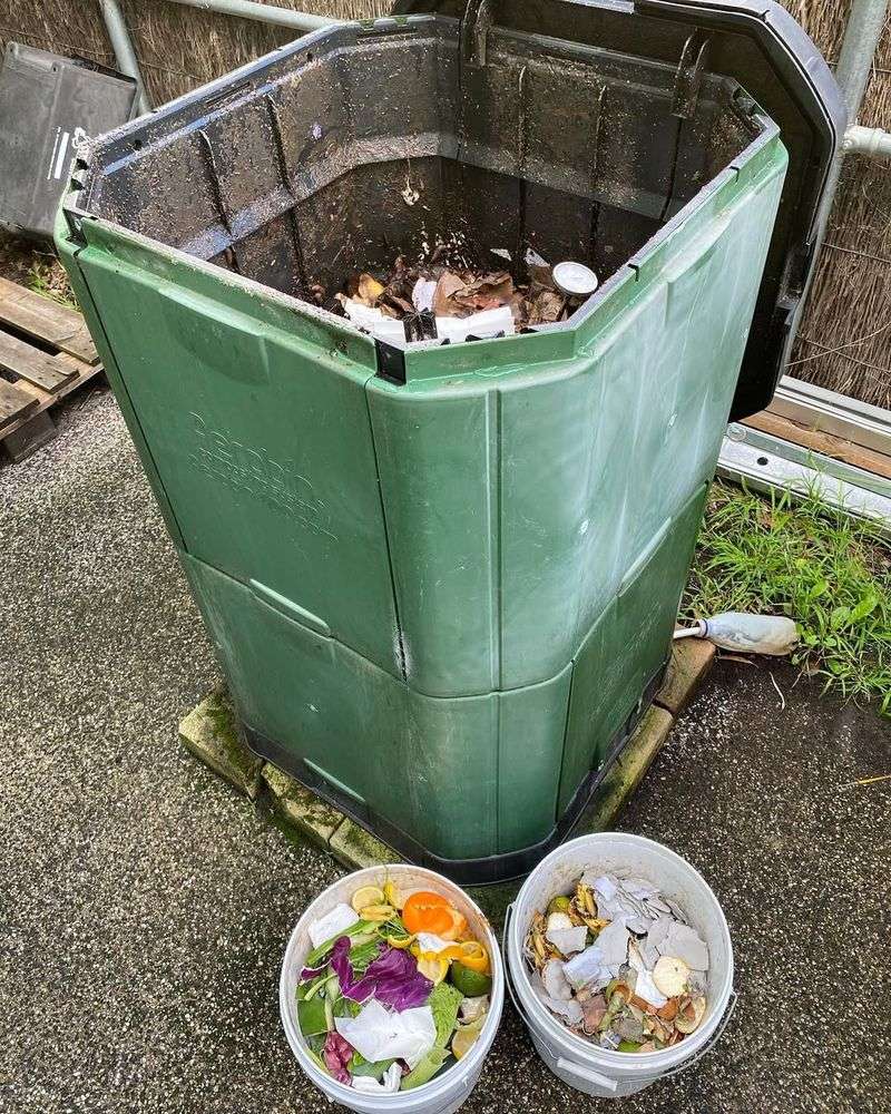 Enclosed Bins Trap Heat More Than Open Piles