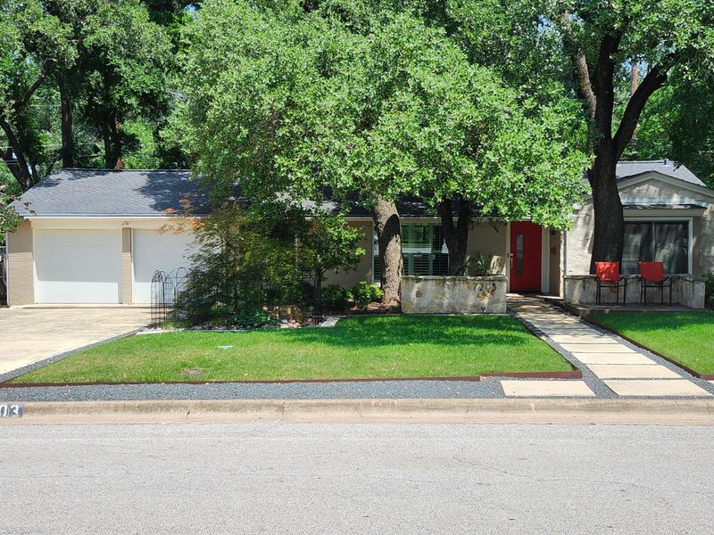 Pemberton Heights: A Canopy-Covered Paradise