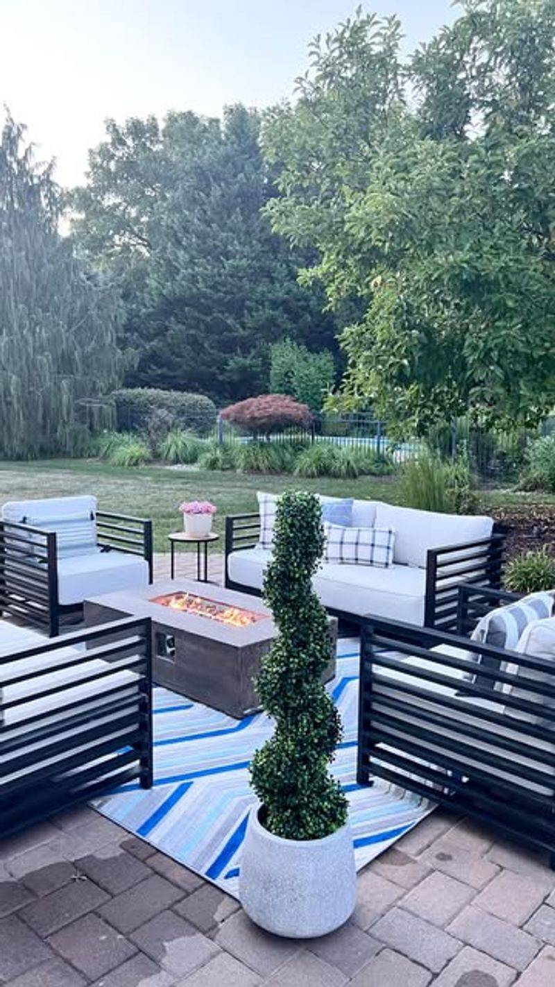 Cleans Outdoor Furniture Safely