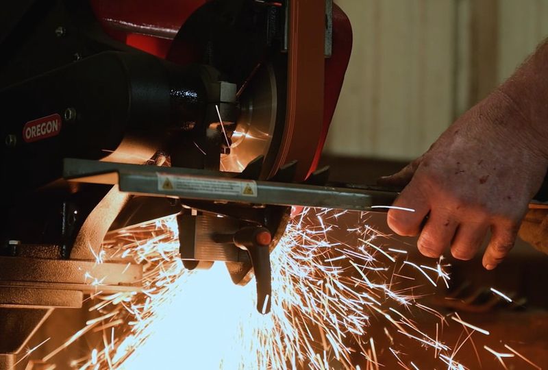 Keep Blades Sharp For Clean Cuts