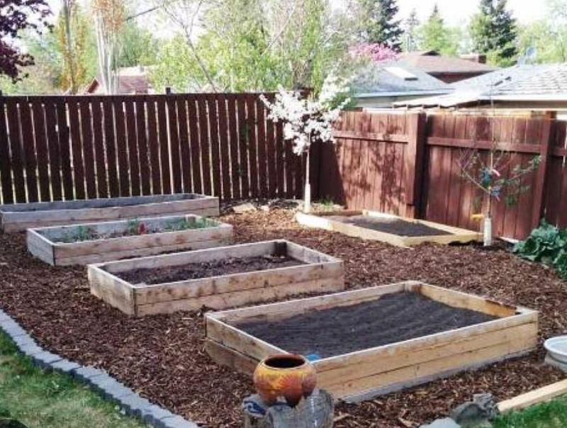 Mulch Garden Beds