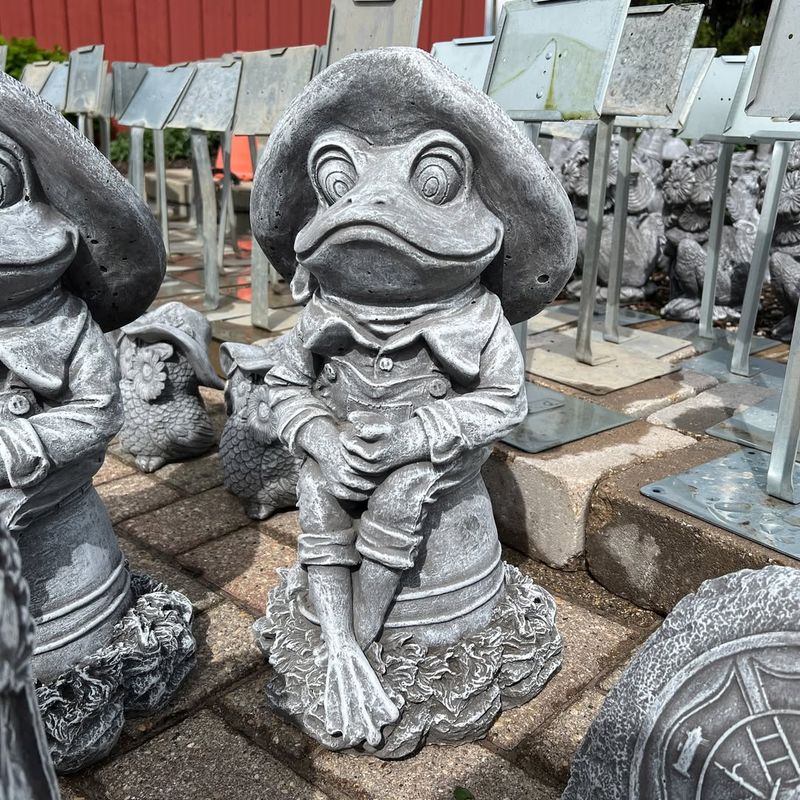 Decorative Lawn Ornaments and Statues