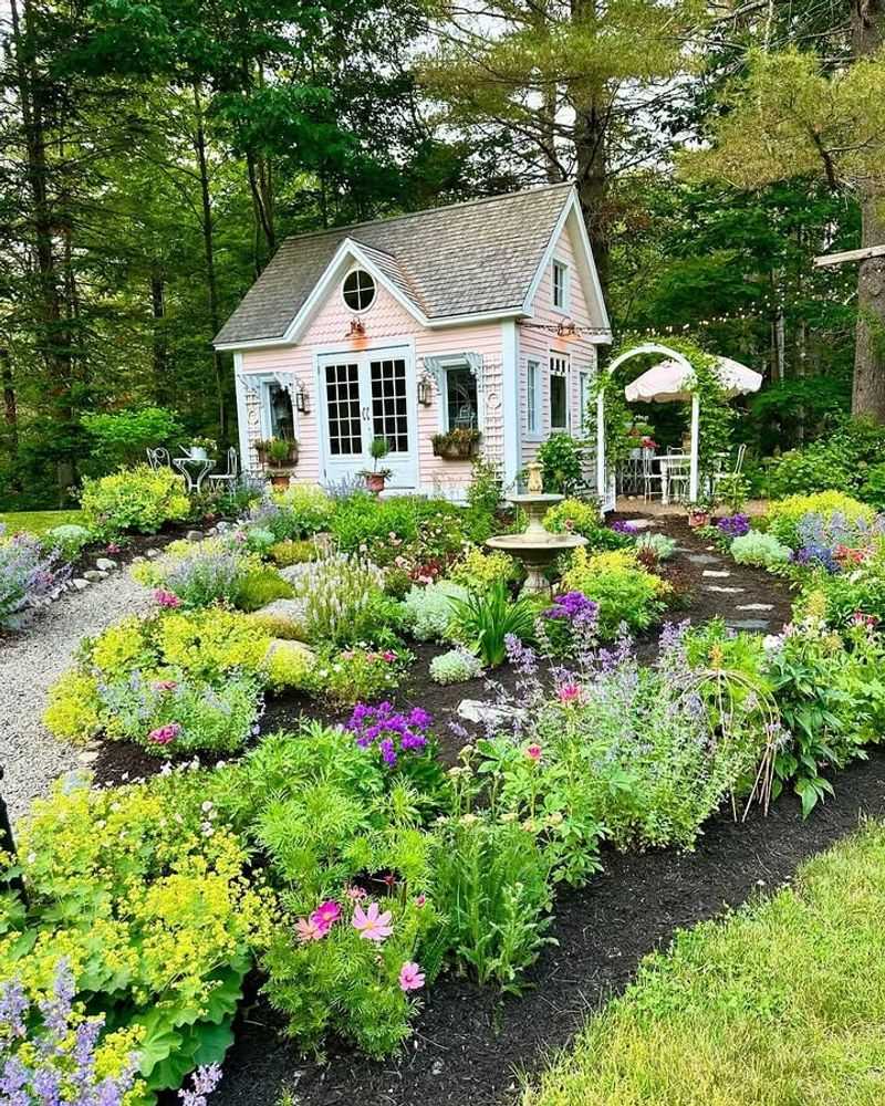 Simple Plant Pairings Creating That Fairytale Glow