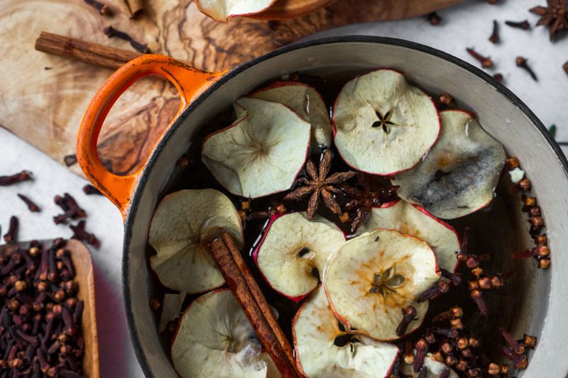 Clove And Apple Stovetop Potpourri