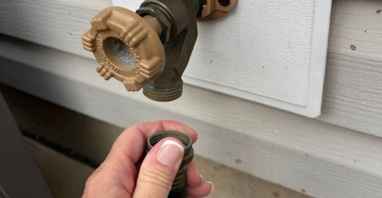 Disconnecting hose from faucet