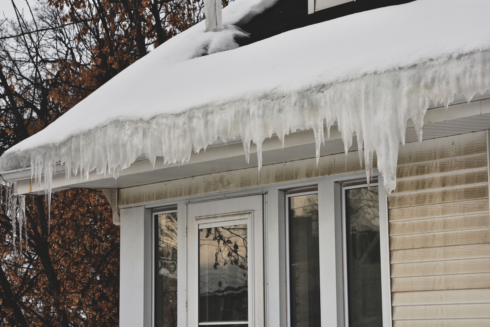 10 Winter Home-Exterior Mistakes Michigan Homeowners Should Avoid This Year