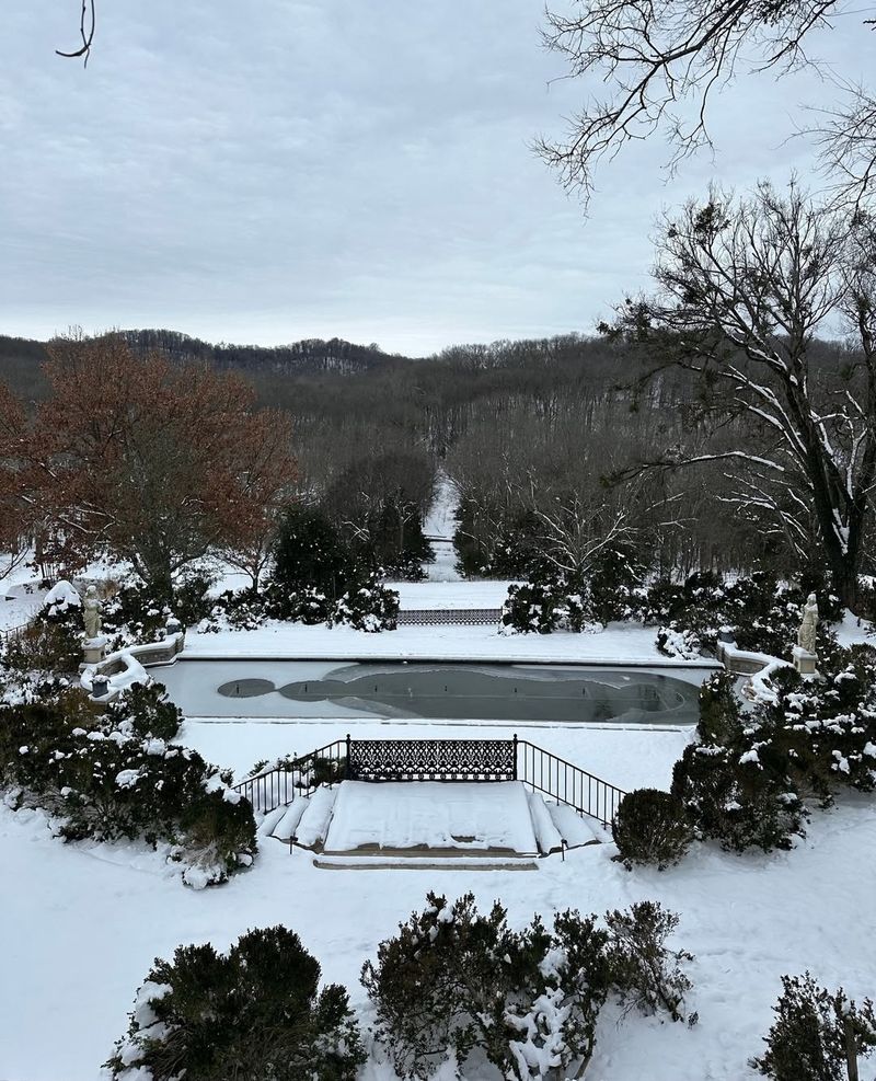 Educational Programs Teach Winter Nature Lessons