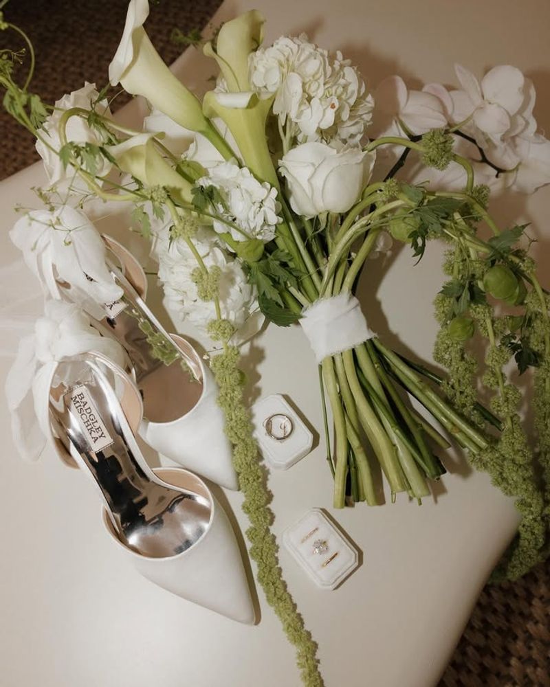 What Sets Amaranthus Apart From Traditional Wedding Flowers