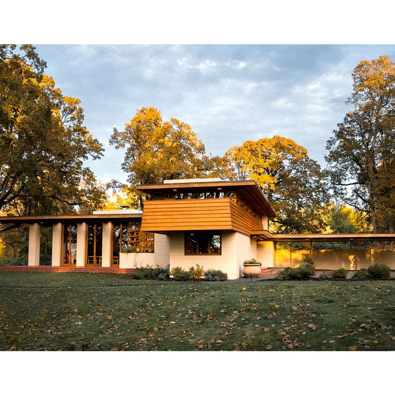 Frank Lloyd Wright House Adds Architectural Interest