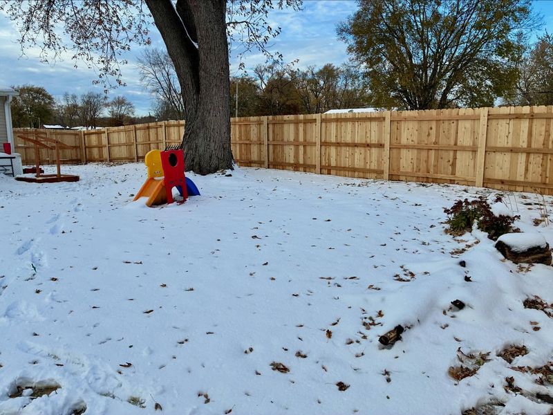 Using Metal Shovels on Wooden Decks and Patios