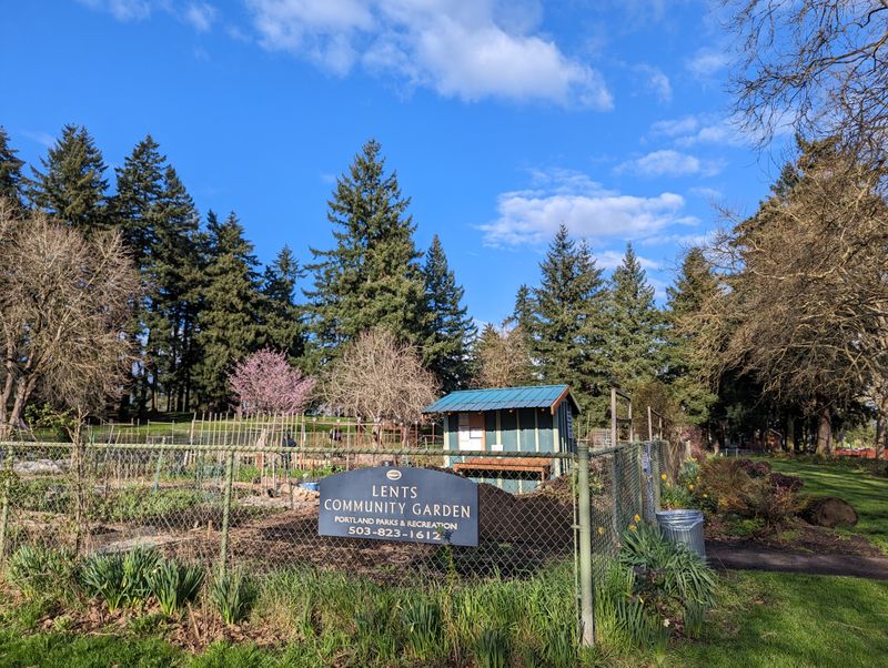 Lents International Farmers Market Garden