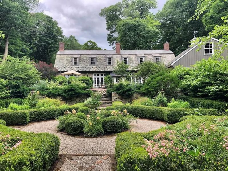 Colonial Revival Gardens