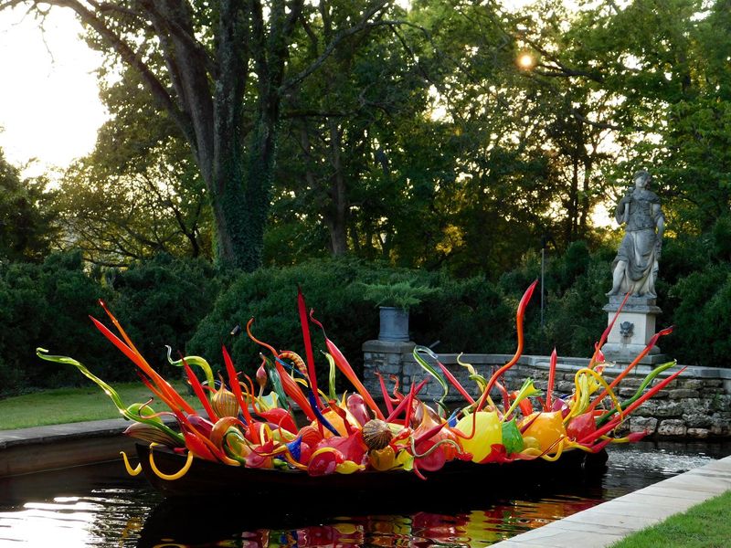 Historic Mansion Decorated With Festive Elegance