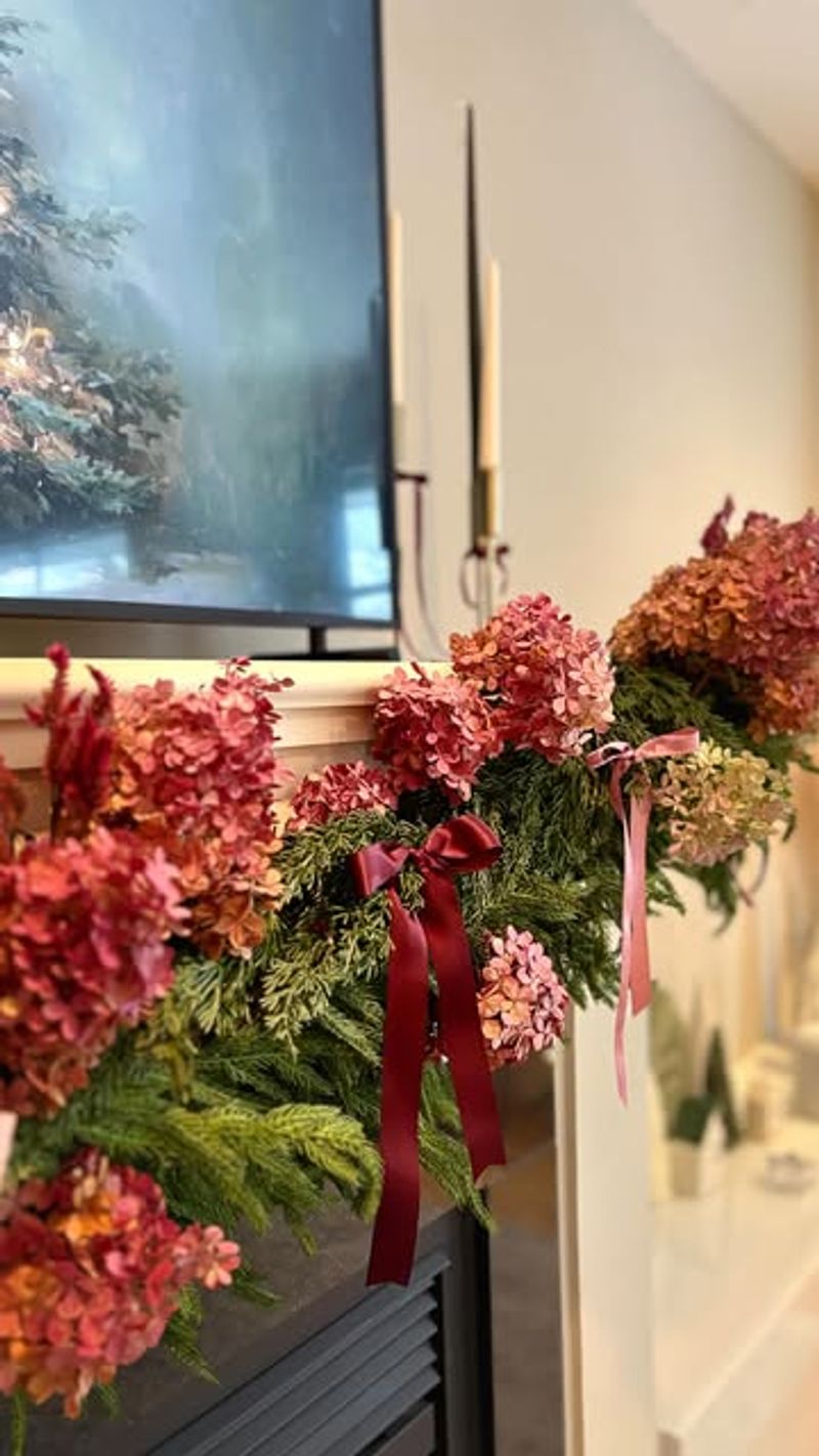 Using Hydrangea Blooms Dried In Late Summer