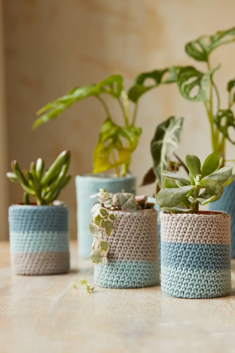 Wrapping Pots In Chunky Knit Fabrics