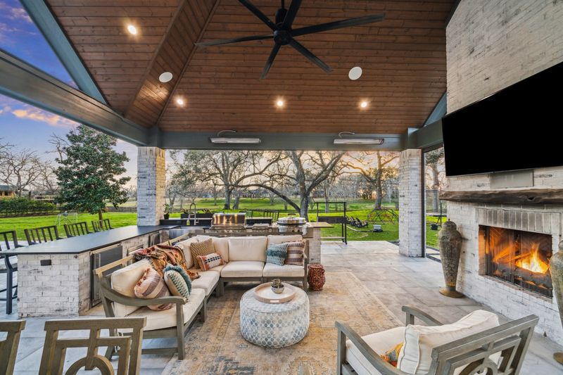 Creating Cozy Outdoor Living Rooms