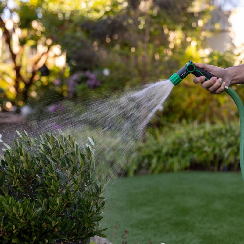 Adjustable Garden Hose Nozzle With Multiple Spray Patterns