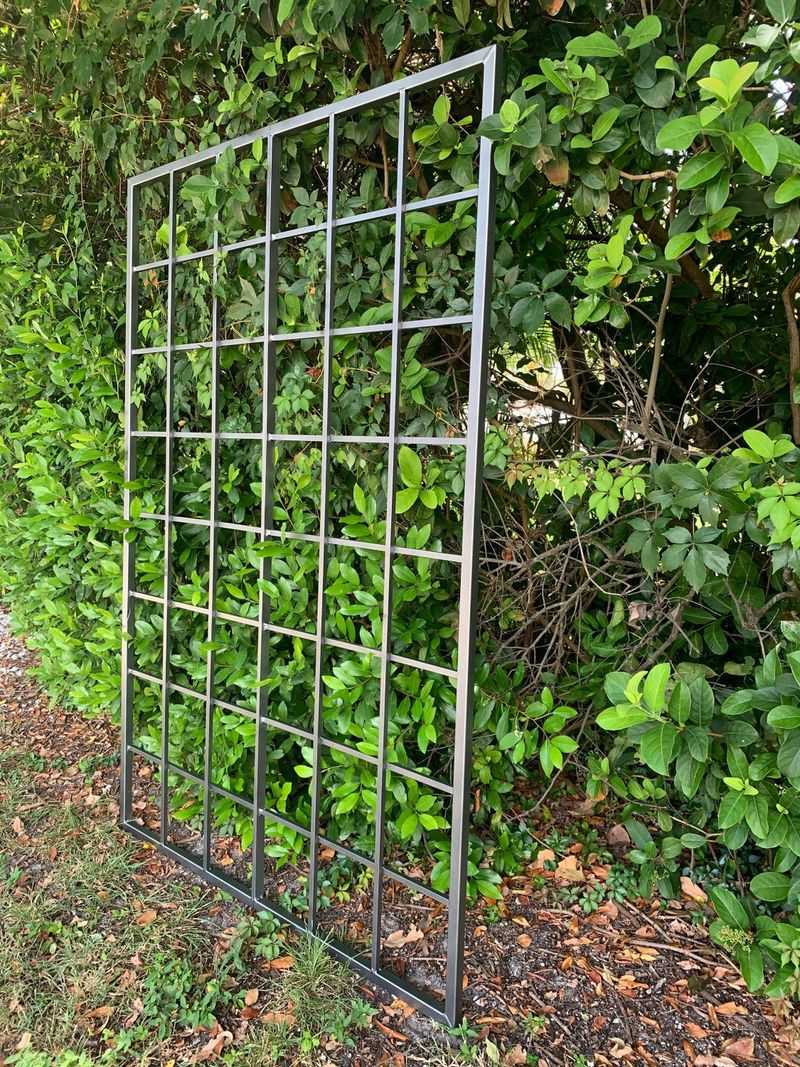 Freestanding Grid Panels
