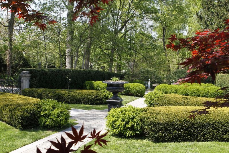 Whitehall House And Gardens