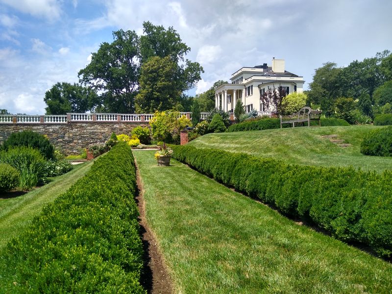 Oatlands Historic House And Gardens