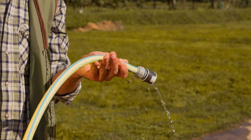 Drain And Store Garden Hoses And Irrigation Systems