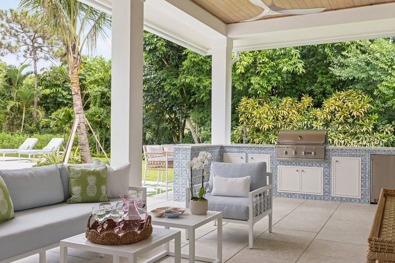 Outdoor Living Rooms With All The Comforts