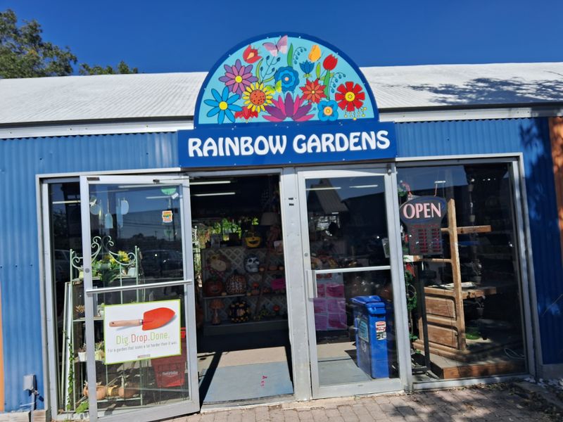 Rainbow Gardens Balances Seasonal Sales With Drought-Ready Plants