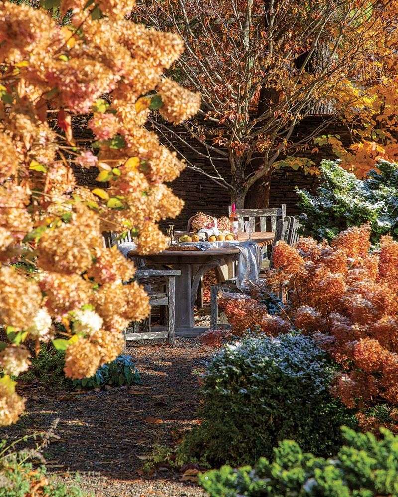 Vintage Farm Heritage Connects With Rustic Garden Style