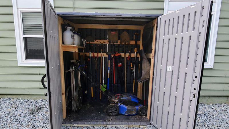 Storage Space Stays Organized Without Clutter