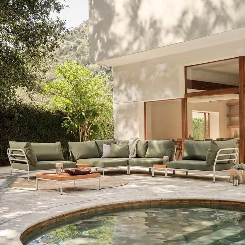 Modern Gardens Without The Noise