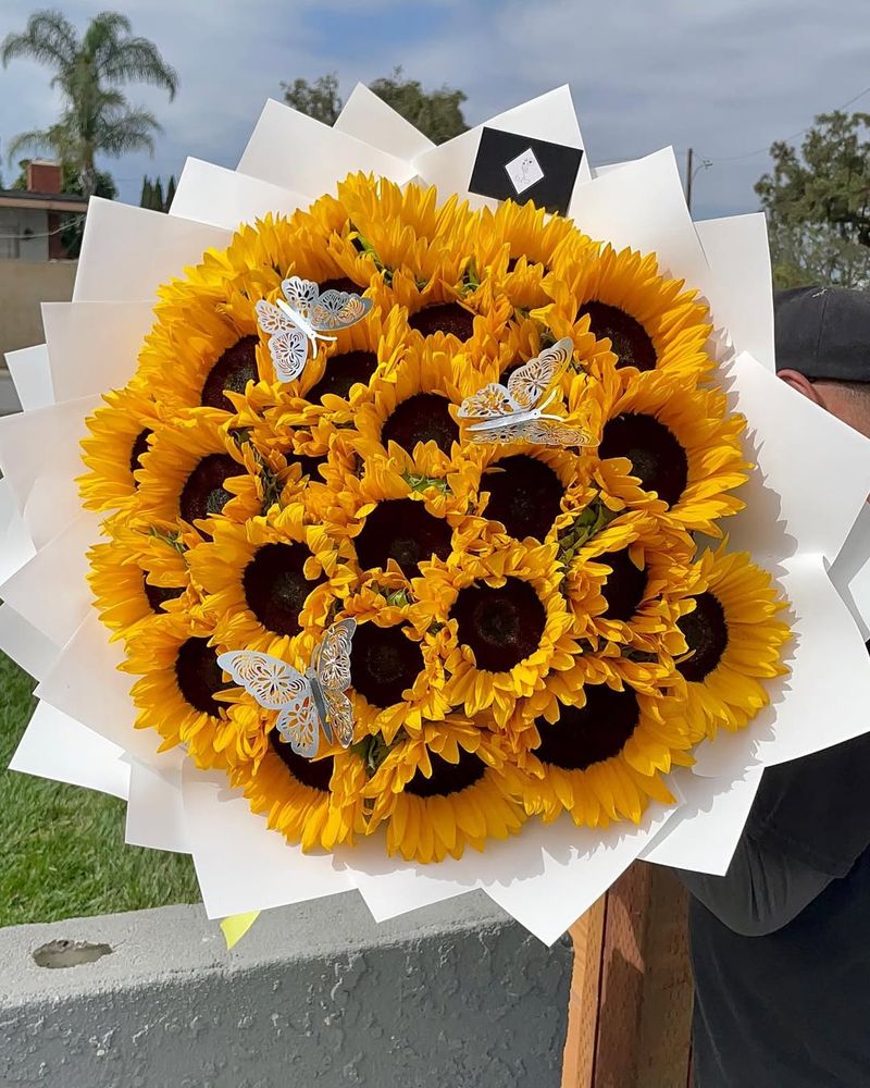 Sunflowers: The Confident Beacon