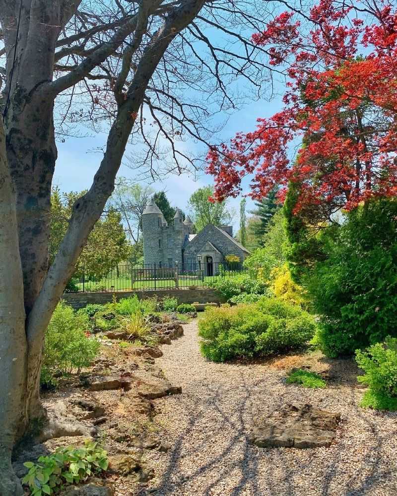 Historic Estate Grounds with Unique Character