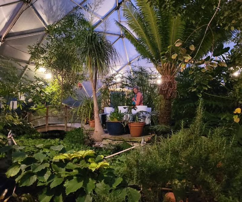 Shorter Days Slow Balanced Growth