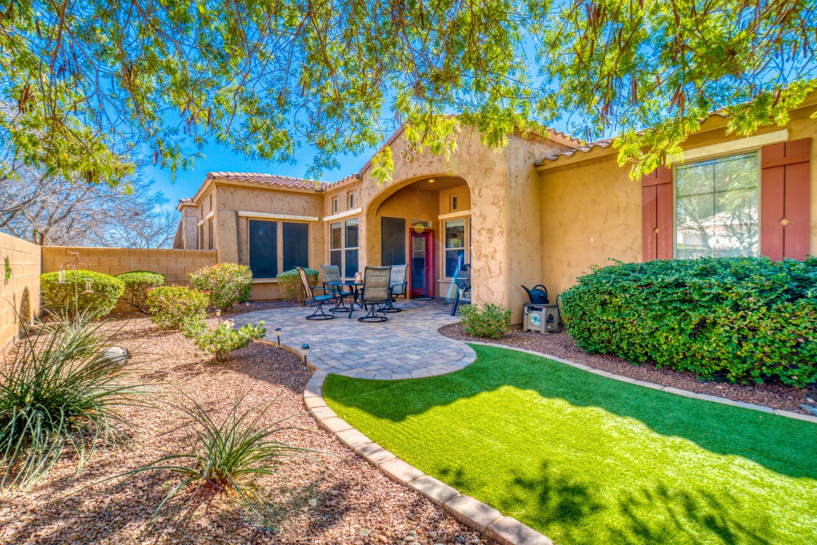 11 Seasonal Landscaping Tricks That Help Arizona Homes Sell Faster