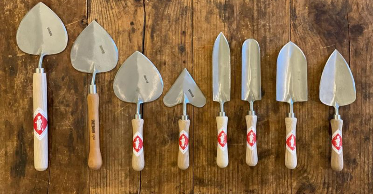 gardening tools (featured image)