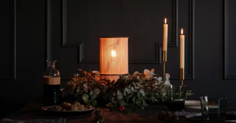 candles and lamp decor