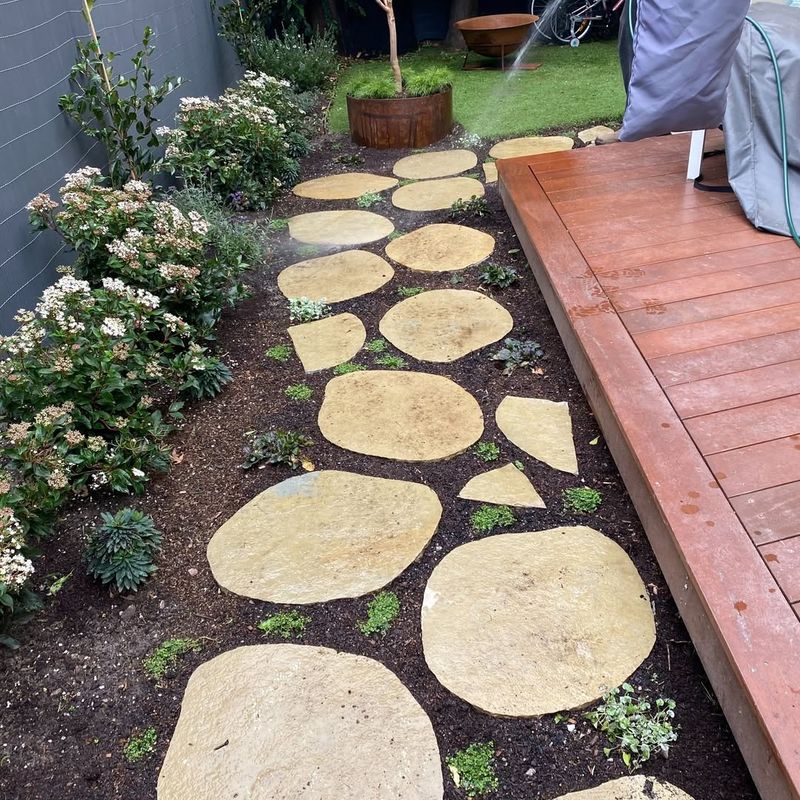 Stepping Stone Paths For Informal Backyards
