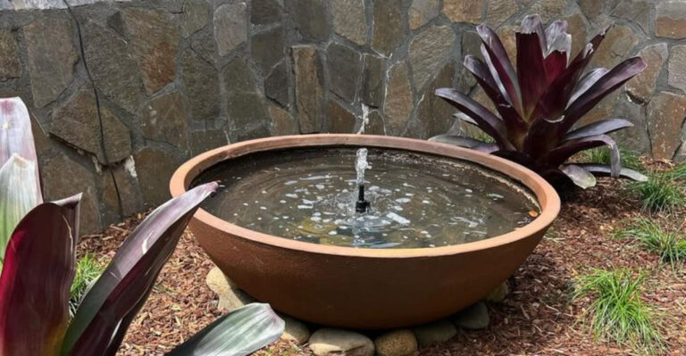 Fountain in garden (featured image)