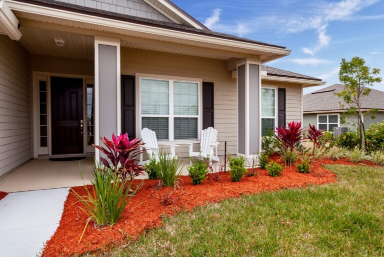 florida easy care landscape with mulch and drought-resistant plants