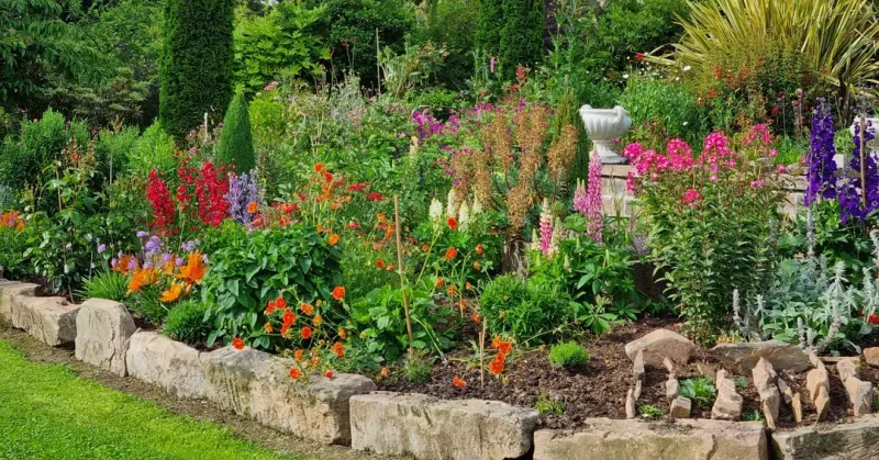 Natural Stone Borders