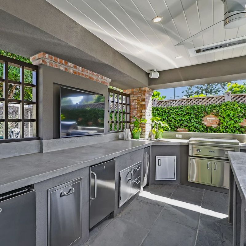 Outdoor Kitchens And Built In Grills