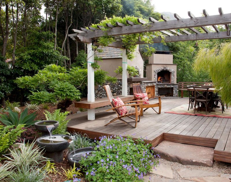 Pergola-Style Trellises For Shade And Beauty